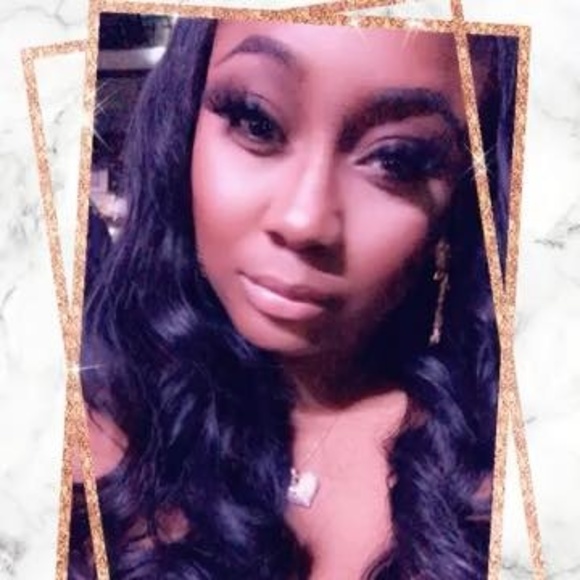 Meet your Posher, Britney - Picture 1 of 1